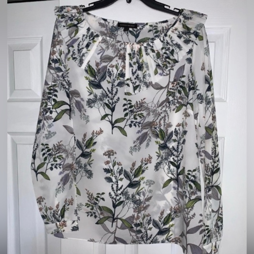 NWOT, Beautiful Banana Republic Top, Size Large,